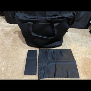 dimensions
39cm x 13cm x 41cm (15" x 5" x 16")